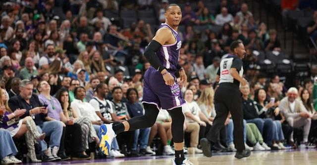 威斯布鲁克生涯助攻数突破10336次 超越纳什杰克