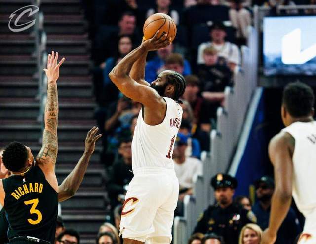 哈登单打牵制勇士防守 骁勇战术失误成关键