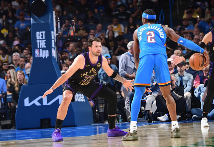 湖人惨败雷霆43分 詹姆斯正负值生涯第二低