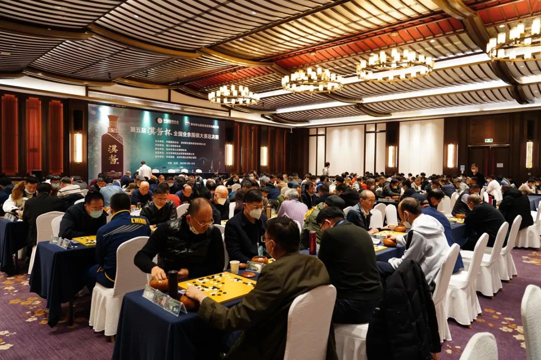 第五届汉酱杯业余围棋赛收官 唐崇哲九连胜问鼎