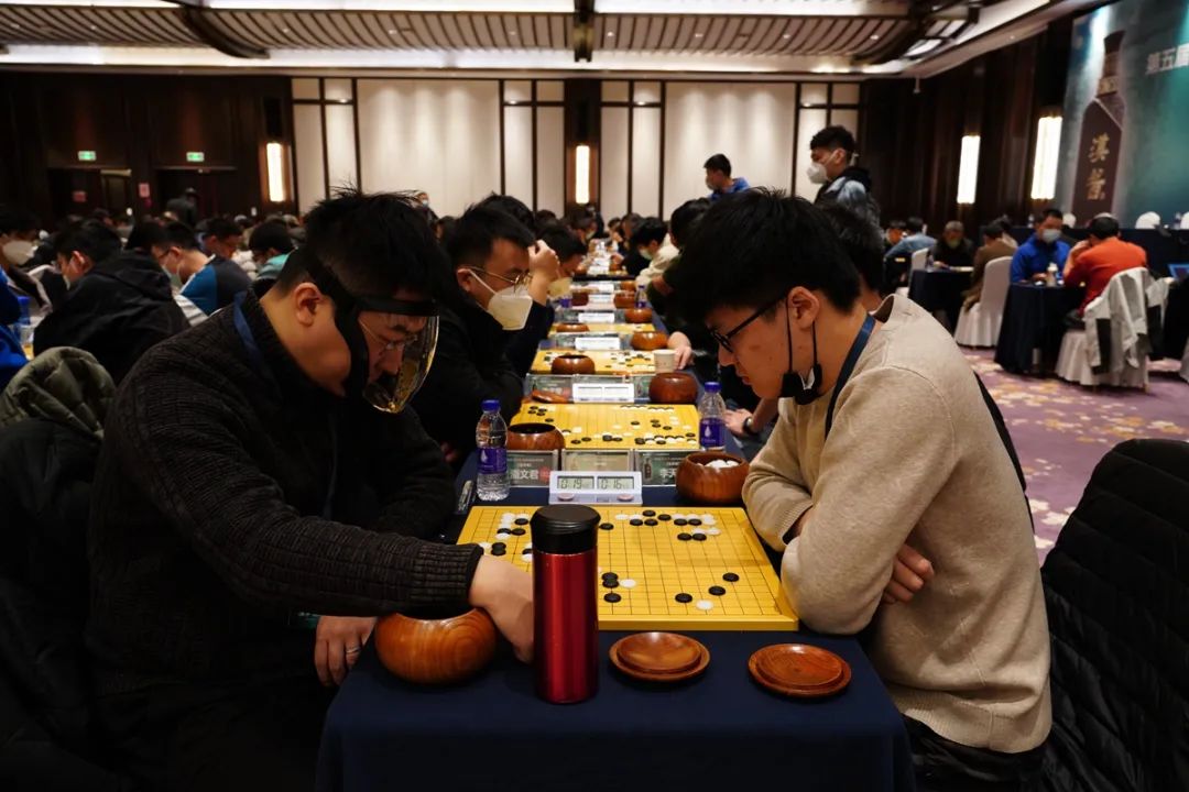 第五届汉酱杯业余围棋赛收官 唐崇哲九连胜问鼎
