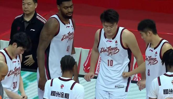 浙江男篮大胜江苏男篮 刘泽一复出难挽颓势