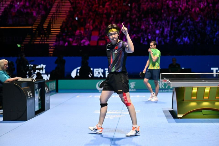 王楚钦逆转松岛辉空首夺世界杯单打冠军 孤胆英